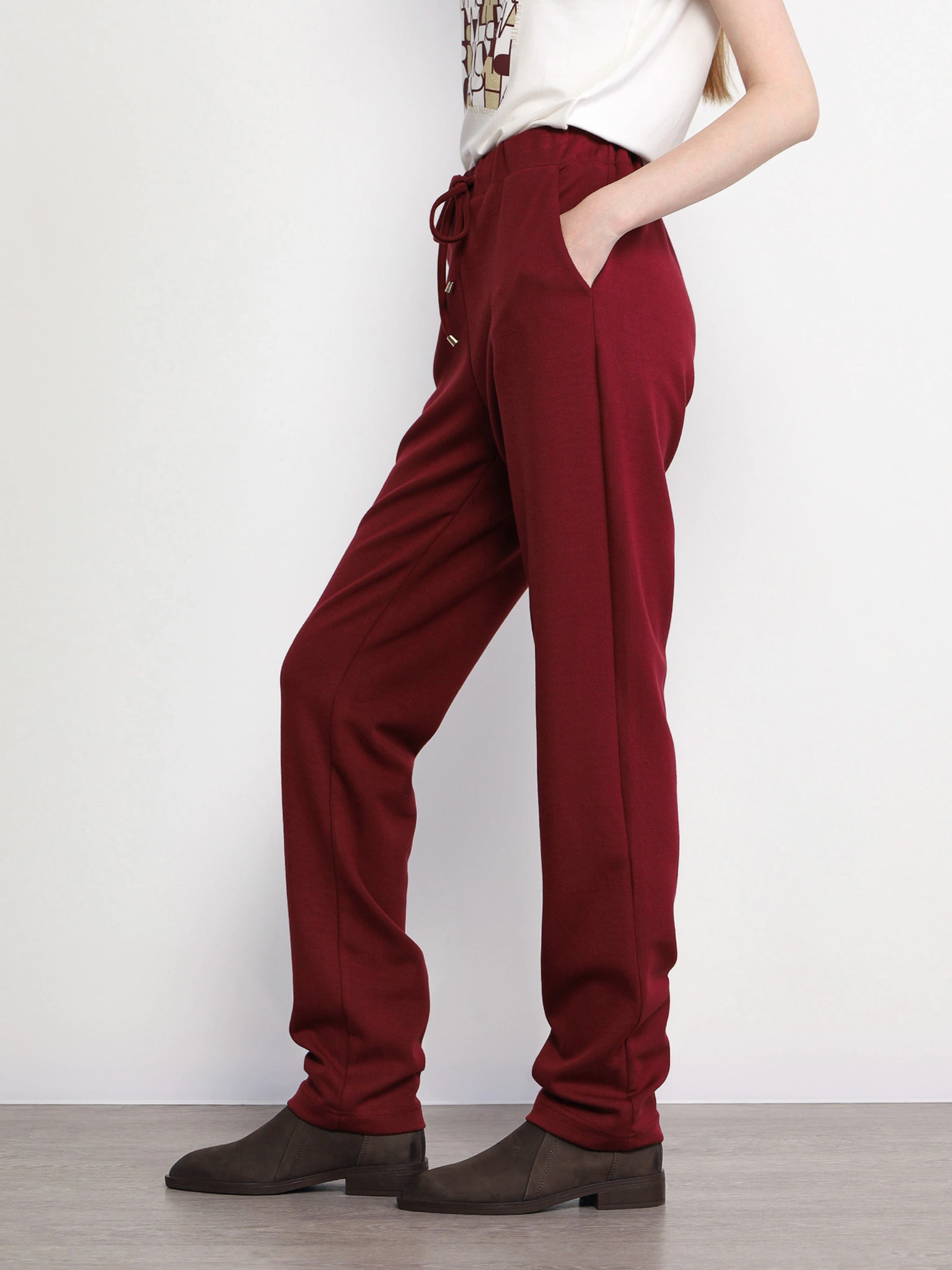 Брюки трикотажные бордового цвета с эластичным поясом